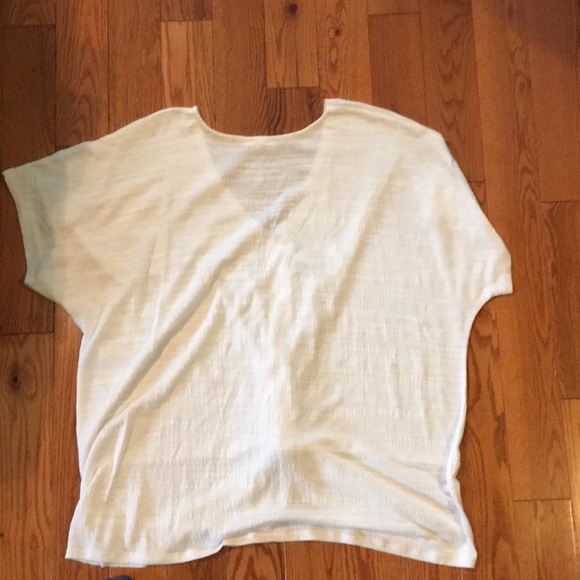 Maurices white shirt - Picture 4 of 4